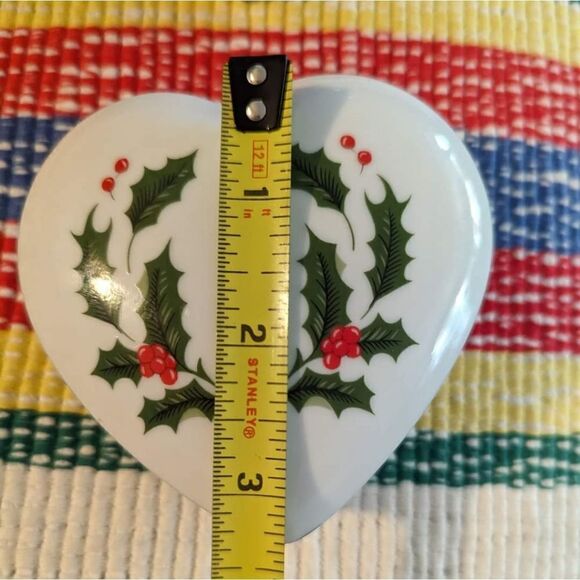 Cute Assortment of vintage Holiday Christmas items - Picture 2 of 8